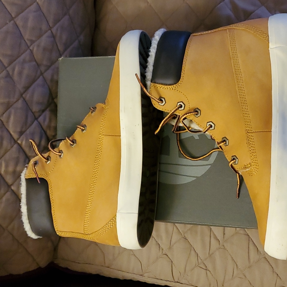 Women's Timberland size 9.5 - Picture 4 of 5